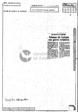 Alunos de Letras em greve rotativa